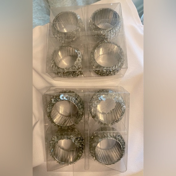 β¨NIBβ¨ 8 Sparkly Napkin Rings - Silver Sequins Wrapped on Metal Rings (2 boxes) - Picture 5 of 6